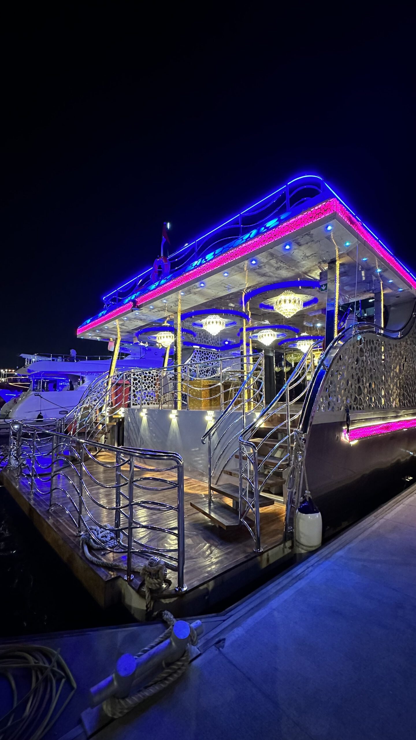 premium cruise dubai