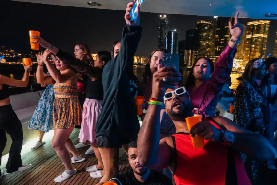 Night Party Yacht Cruise Dubai Marina
