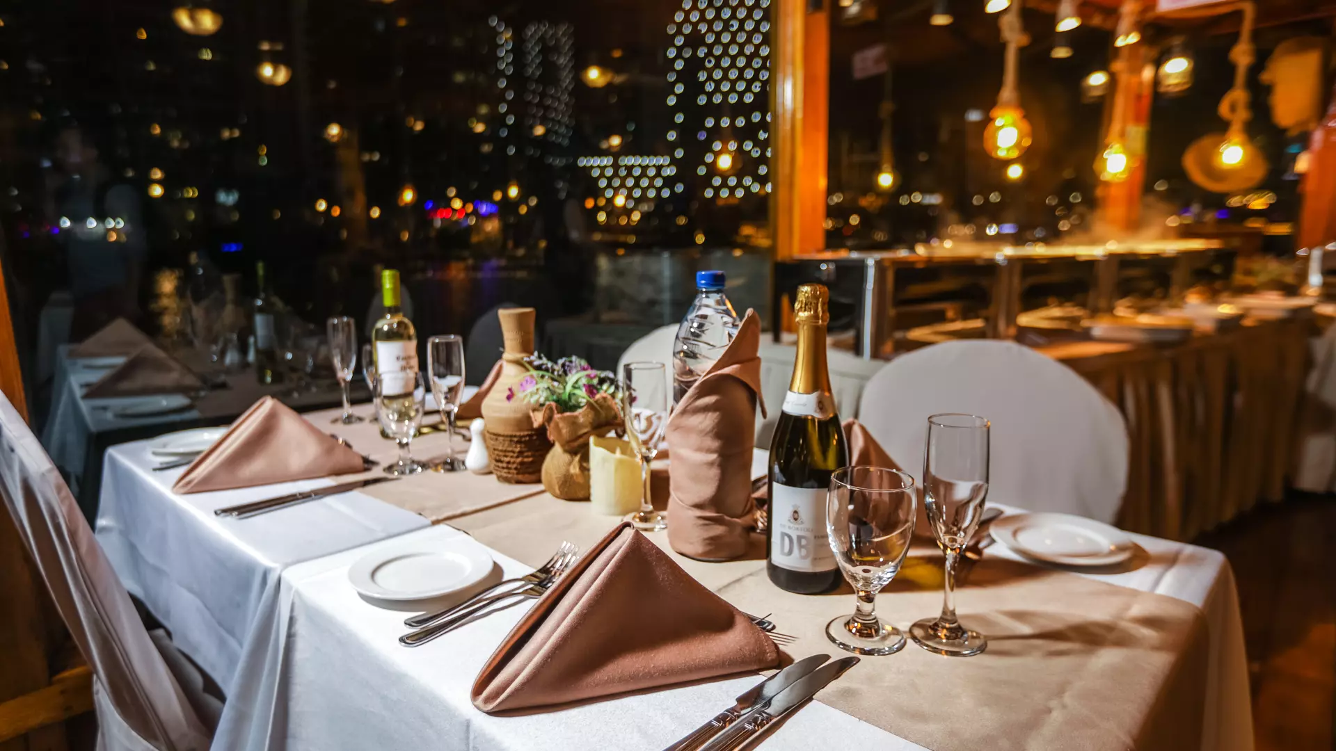 alexandra dhow cruise dubai marina dubai table setup