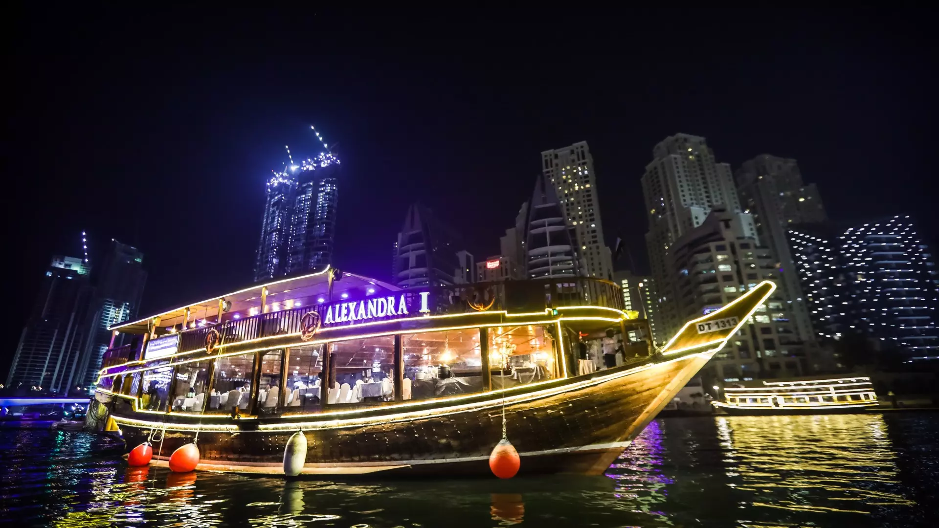 cruise in dubai marina alexendra