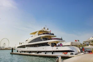 3-Hours Xclusive Superyacht Experience With Live Music & Meals - Image 3