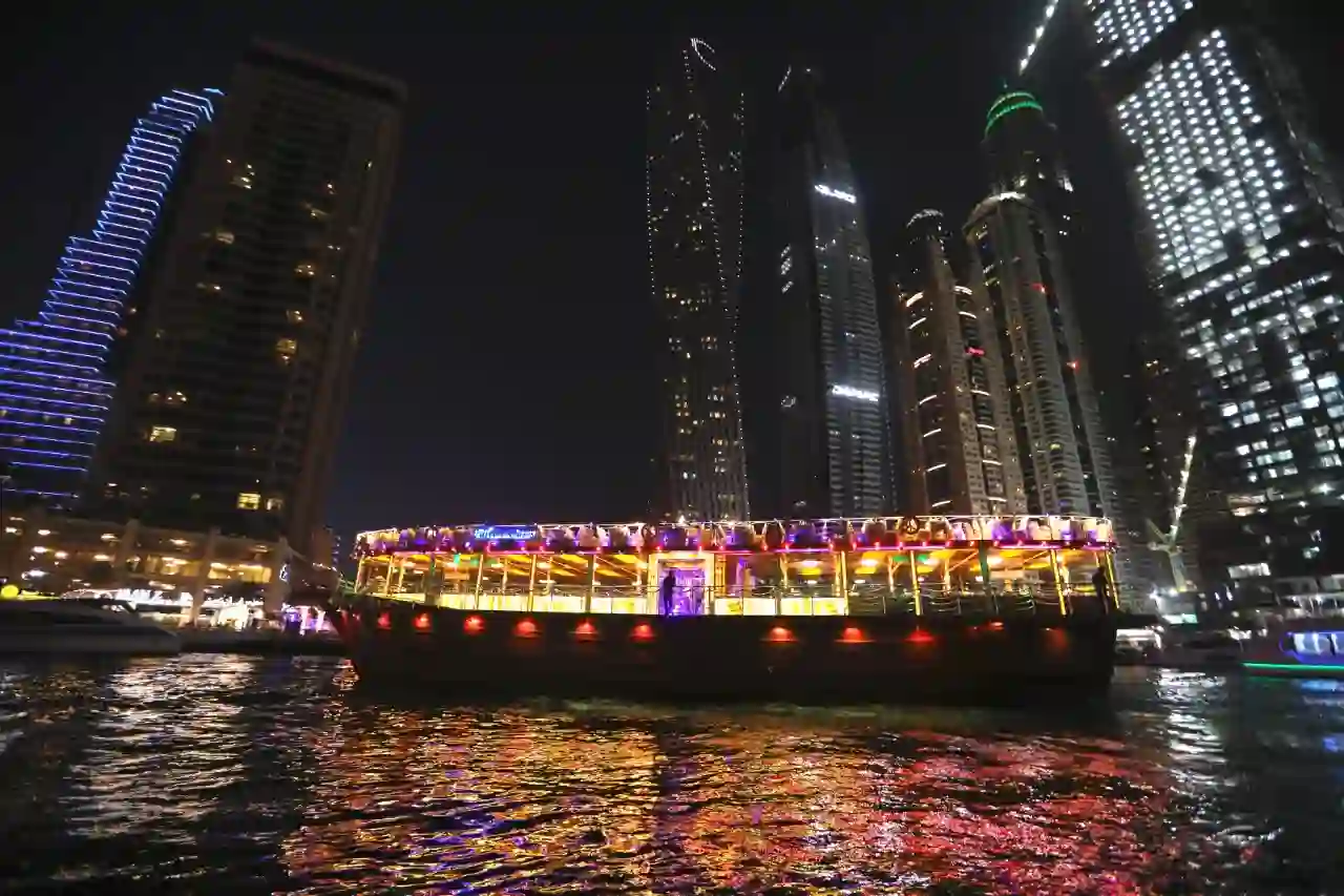 dhow cruise dubai harbour