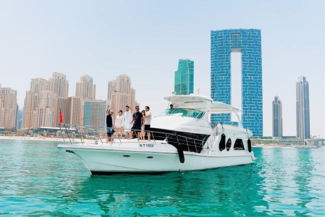 Sharing Yacht Tour In Dubai Marina