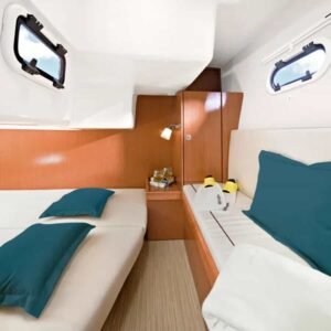 Private Yacht Rental Dubai Marina – 33ft Luxury Boat - Image 4