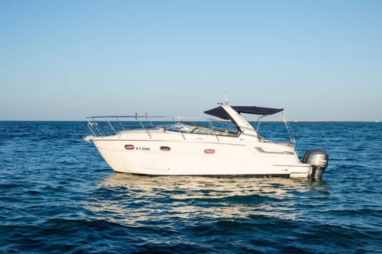 Private Yacht Rental Dubai Marina – 33ft Luxury Boat